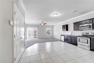 Kitchen with eat-in dining area