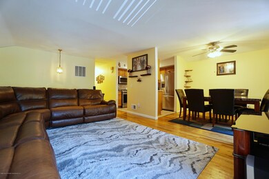 31 Locust Pl