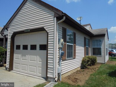 6895 Crabapple Ct, Frederick, MD 21703 - photo 2