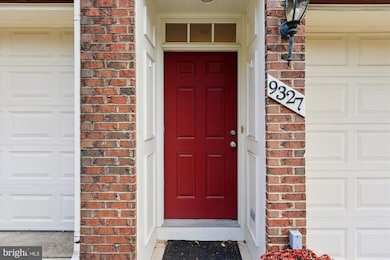 9327 Hundith Hill Ct, Lorton, VA 22079 - photo 3