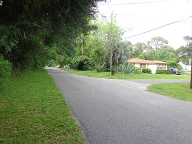 1366 Ellis Rd S, Jacksonville, FL 32205 - photo 3
