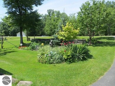 642 N Lakeview Dr, Hale, MI 48739 - photo 4