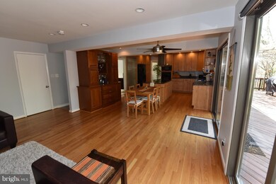 6721 Pine Creek Ct, McLean, VA 22101 - photo 6