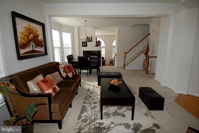 2378 Battery Hill Cir, Woodbridge, VA 22191 - photo 6