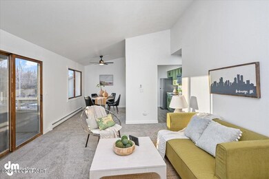 11-Living Room_SLS_-1912