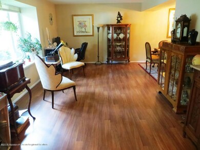 LAMINATE FLOOR