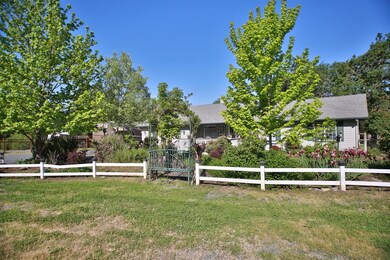 1572 Pleasant Valley Rd, Merlin, OR 97532 - photo 4