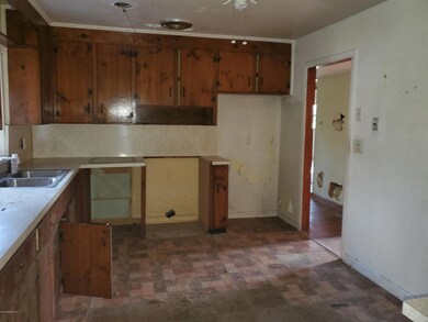 4725 Burgundy Rd N, Jacksonville, FL 32210 - photo 4