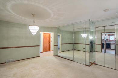 5892 Effingham Rd, Columbus, OH 43213 - photo 6