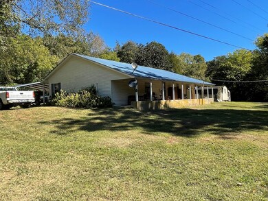 405 Cedar Creek Rd, Linden, TN 37096 - photo 3