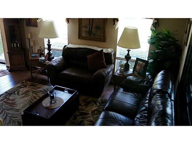 Photo. LIVING ROOM