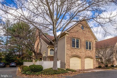 5825 Linden Square Ct, Rockville, MD 20852 - photo 2