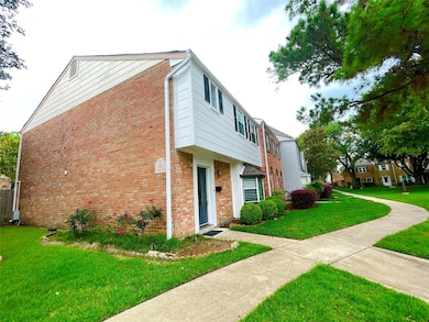 1251 Country Place Dr, Houston, TX 77079 - photo 2