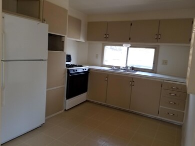 1212 Owens St, Klamath Falls, OR 97601 - photo 4