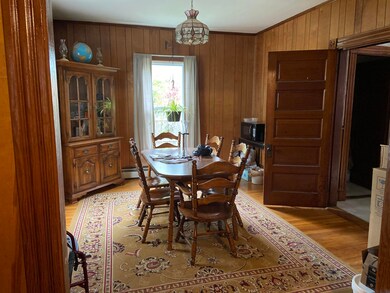 03 Dining Room