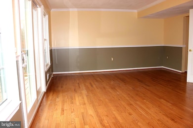 9223 Sand Creek Ct, Burke, VA 22015 - photo 4