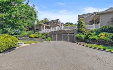 10 Courtyard Cir, Centerport, NY 11721 - photo 5