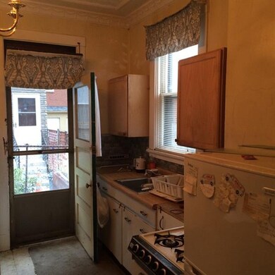 FIRST FLOOR KITCHEN