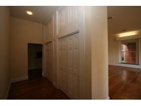 Foyer w Storage