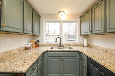 198 Forest Springs Dr, Stuarts Draft, VA 24477 - photo 5