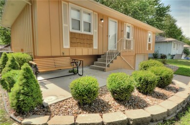 2300 S Owings St, Oak Grove, MO 64075 - photo 2