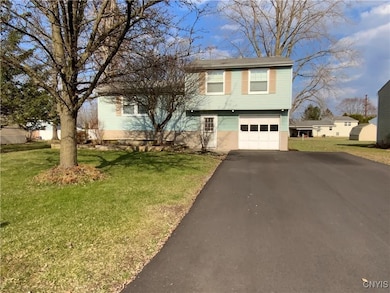 8074 Crockett Dr, Cicero, NY 13039 - photo 2