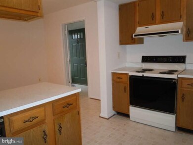 274 Fairfield Dr, Warrenton, VA 20186 - photo 3