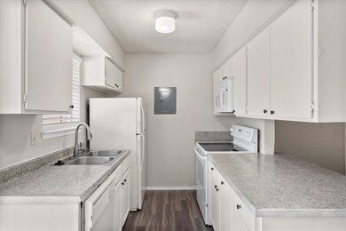 8000 Cambridge Cir unit B, Fort Worth, TX 76108 - photo 6