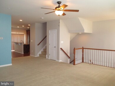8515 Crooked Tree Ln, Laurel, MD 20724 - photo 4
