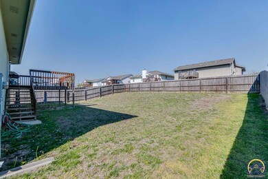 1746 SW Valley View Dr, Topeka, KS 66615 - photo 5