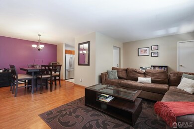 624 Cricket Ln, Woodbridge, NJ 07095 - photo 5