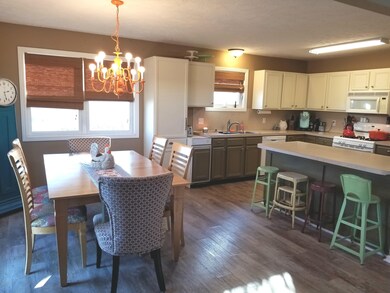 6 Kitchen Dining