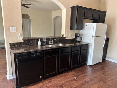 905 Oakmont Dr, Ennis, TX 75119 - photo 6