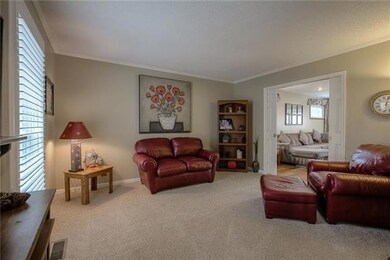 8534 Hallet St, Lenexa, KS 66215 - photo 3