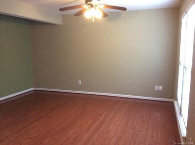 :iving room