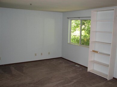 471 Woodrush Ct NW unit 16, Comstock Park, MI 49321 - photo 2