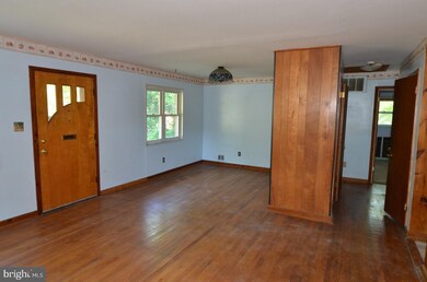 16015 Carroll Ave, Woodbridge, VA 22191 - photo 3