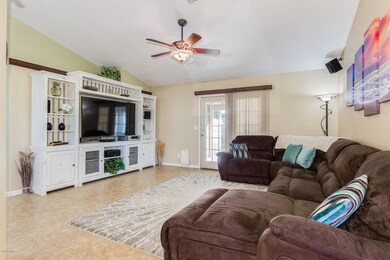 12523 N 79th Dr great room