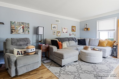 302 W 22nd St_12