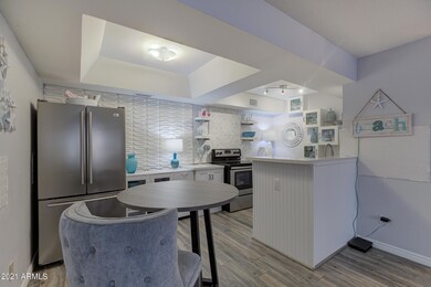 Eat-in Kitchen