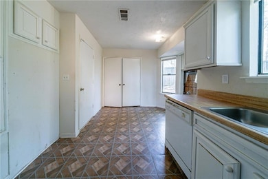 5255 Biffle Downs Rd, Stone Mountain, GA 30088 - photo 4