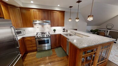 62 Cypress St unit 5, Brookline, MA 02445 - photo 5