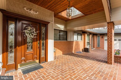 8900 Glenbrook Rd, Fairfax, VA 22031 - photo 2