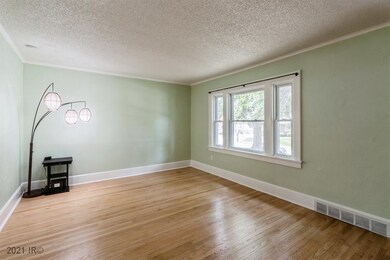 1727 Northwest Dr, Des Moines, IA 50310 - photo 3