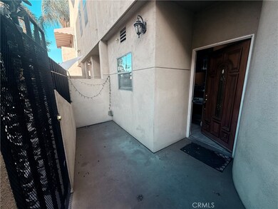 14256 Victory Blvd unit 3, Van Nuys, CA 91401 - photo 2