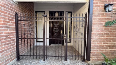 11423 Wickersham Ln, Houston, TX 77077 - photo 2