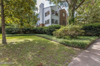02__DR68806_Katlyn_Douek_mls