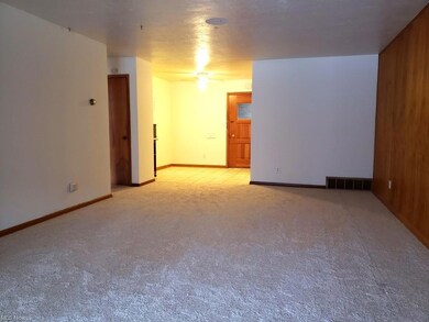 25420 Country Club Blvd unit 3, North Olmsted, OH 44070 - photo 6