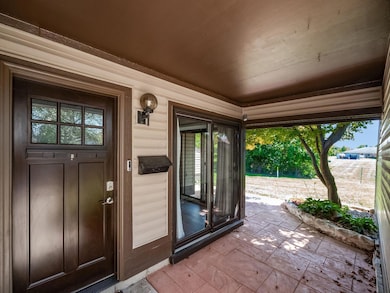 006_03_N 832 CHerlyn Ct 085-2