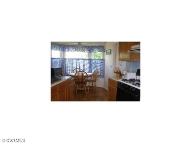 11507 Hampstead Dr, Fredericksburg, VA 22407 - photo 3